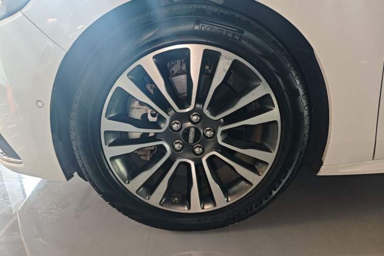 Used Lincoln Continental 2019 2.0T Two-Wheel Drive Prestige Version China VI Standard Exterior 4