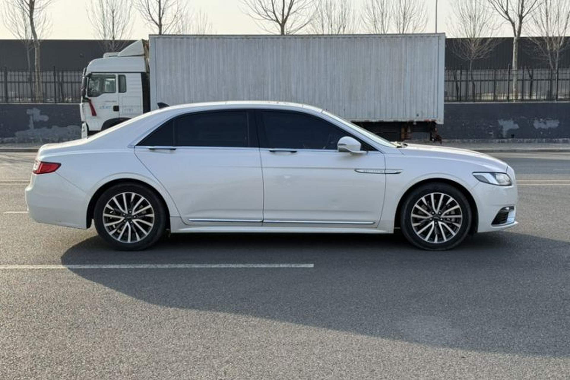 Used Lincoln Continental 2019 2.0T Two-Wheel Drive Luxury Edition China VI Standard Exterior 5