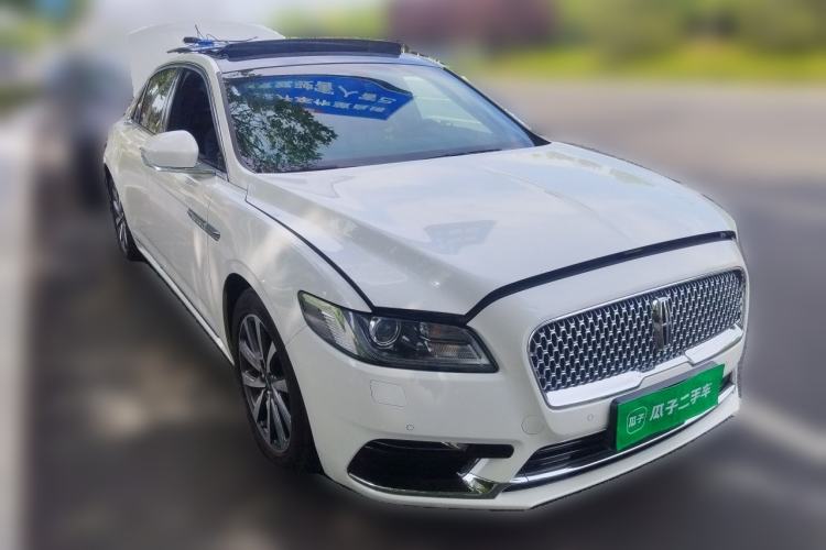 Used Lincoln Continental 2019 2.0T Two-Wheel Drive Luxury Edition China VI Standard Front Right 45 Deg