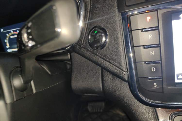 Used Lincoln Continental 2019 2.0T Two-Wheel Drive Prestige Version China VI Standard Gear Lever