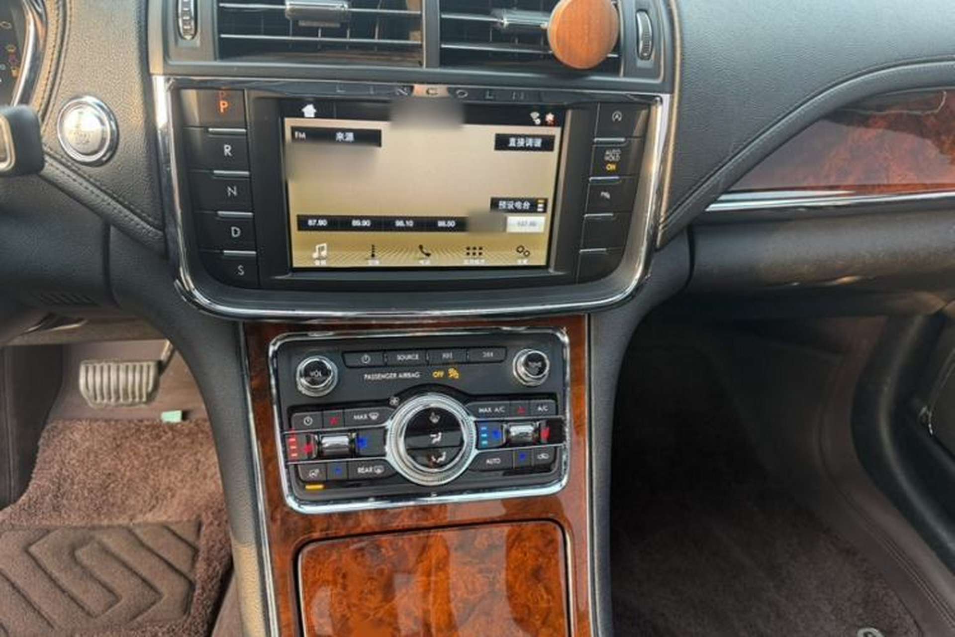 Used Lincoln Continental 2019 2.0T Two-Wheel Drive Luxury Edition China VI Standard Gear Lever