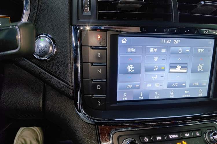 Used Lincoln Continental 2019 2.0T Two-Wheel Drive Prestige Version China VI Standard Gear Lever