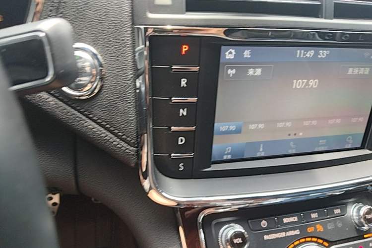 Used Lincoln Continental 2019 2.0T Two-Wheel Drive Luxury Edition China VI Standard Gear Lever