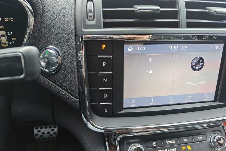 Used Lincoln Continental 2019 2.0T Two-Wheel Drive Luxury Edition China VI Standard Gear Lever