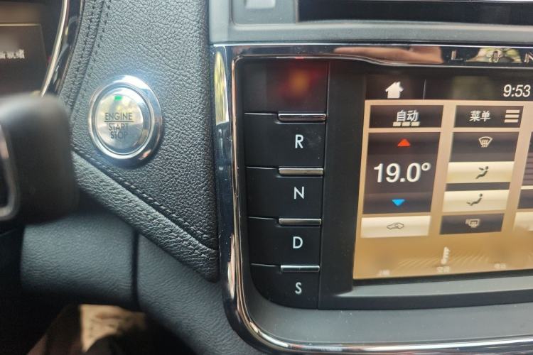 Used Lincoln Continental 2019 2.0T Two-Wheel Drive Luxury Edition China VI Standard Gear Lever