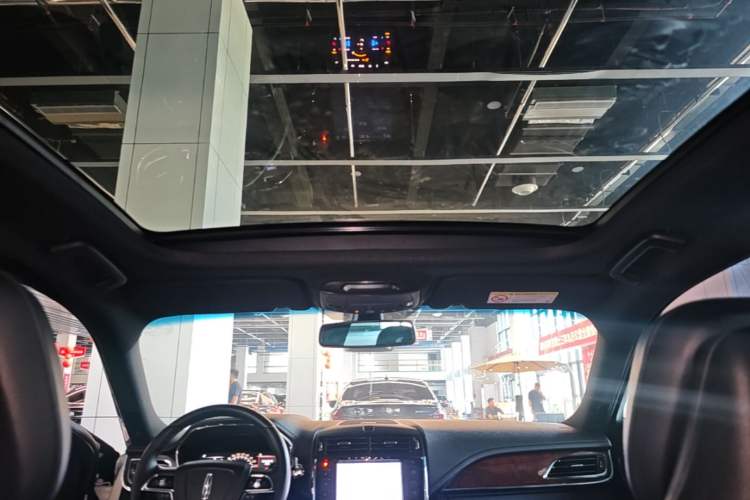 Used Lincoln Continental 2019 2.0T Two-Wheel Drive Prestige Version China VI Standard Headliner