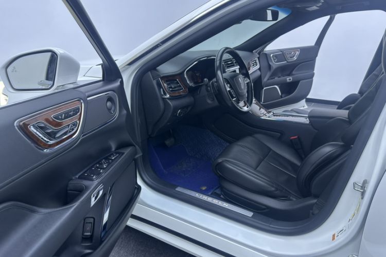 Used Lincoln Continental 2019 2.0T Two-Wheel Drive Prestige Version China VI Standard Interior 1