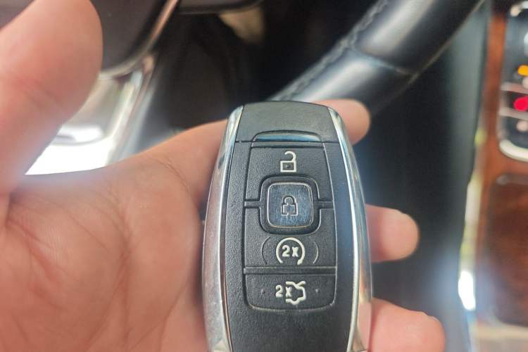 Used Lincoln Continental 2019 2.0T Two-Wheel Drive Luxury Edition China VI Standard Interior 1