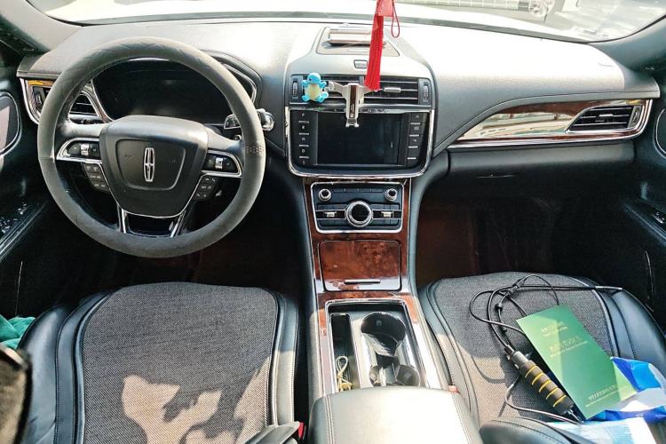 Used Lincoln Continental 2019 2.0T Two-Wheel Drive Luxury Edition China VI Standard Interior 2