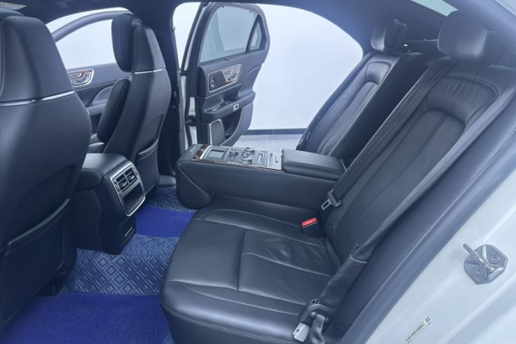 Used Lincoln Continental 2019 2.0T Two-Wheel Drive Prestige Version China VI Standard Interior 3