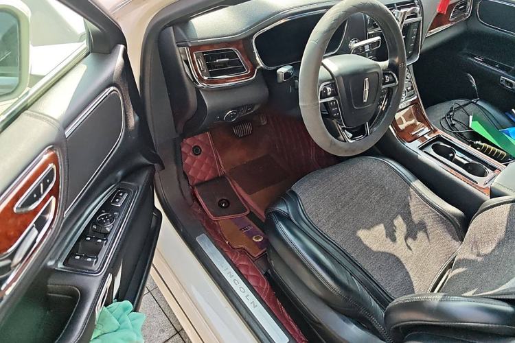 Used Lincoln Continental 2019 2.0T Two-Wheel Drive Luxury Edition China VI Standard Interior 3