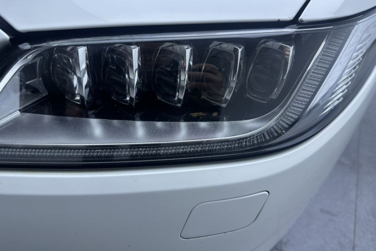 Used Lincoln Continental 2019 2.0T Two-Wheel Drive Prestige Version China VI Standard Left Front Headlight