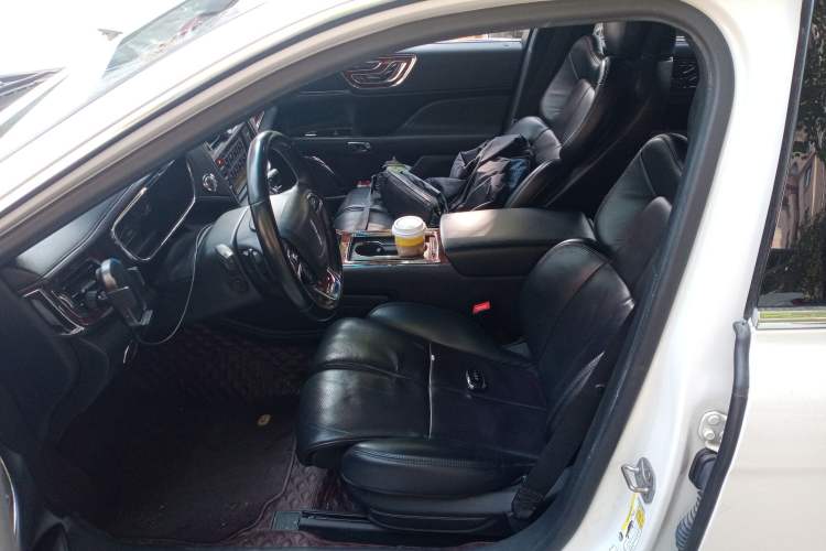 Used Lincoln Continental 2019 2.0T Two-Wheel Drive Prestige Version China VI Standard Left Front Seat