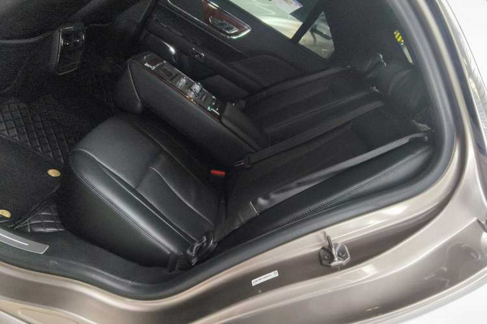 Used Lincoln Continental 2019 2.0T Two-Wheel Drive Luxury Edition China VI Standard Left Rear Seat