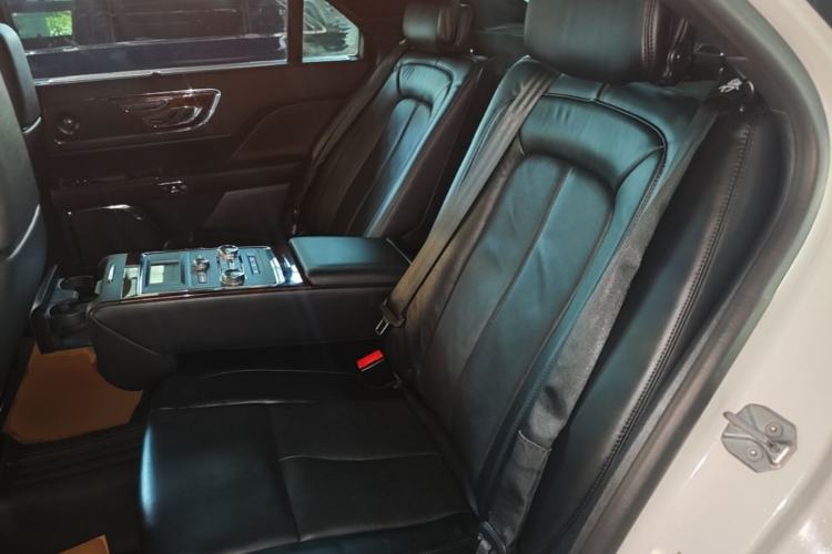 Used Lincoln Continental 2019 2.0T Two-Wheel Drive Prestige Version China VI Standard Left Rear Seat