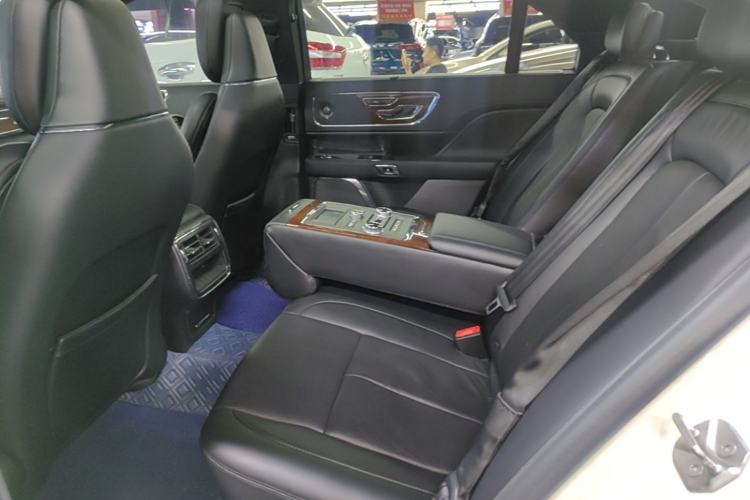Used Lincoln Continental 2019 2.0T Two-Wheel Drive Prestige Version China VI Standard Left Rear Seat