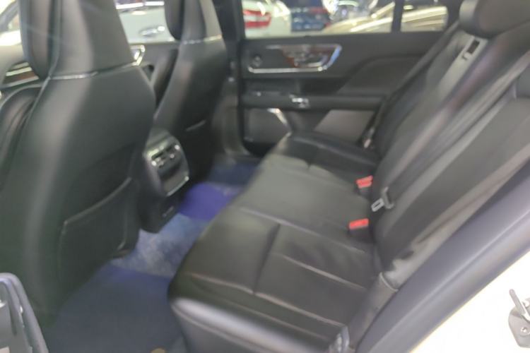 Used Lincoln Continental 2019 2.0T Two-Wheel Drive Prestige Version China VI Standard Left Rear Seat