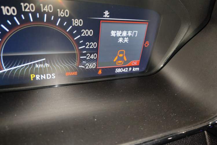 Used Lincoln Continental 2019 2.0T Two-Wheel Drive Prestige Version China VI Standard Odometer Close Up