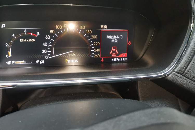 Used Lincoln Continental 2019 2.0T Two-Wheel Drive Prestige Version China VI Standard Odometer Close Up