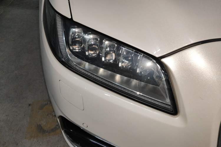 Used Lincoln Continental 2019 2.0T Two-Wheel Drive Prestige Version China VI Standard Right Front Headlight