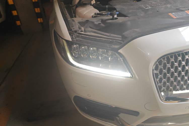 Used Lincoln Continental 2019 2.0T Two-Wheel Drive Prestige Version China V Standard Right Front Headlight