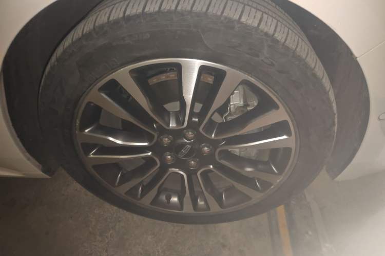 Used Lincoln Continental 2019 2.0T Two-Wheel Drive Prestige Version China V Standard Right Front Wheel Hub