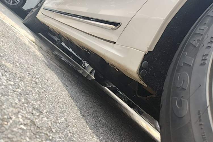 Used Lincoln Continental 2019 2.0T Two-Wheel Drive Luxury Edition China VI Standard Right Side Sill