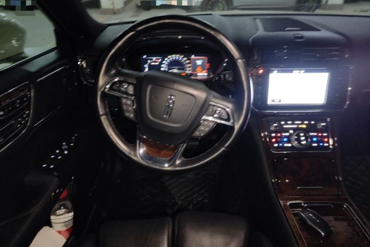 Used Lincoln Continental 2019 2.0T Two-Wheel Drive Prestige Version China VI Standard Steering Wheel