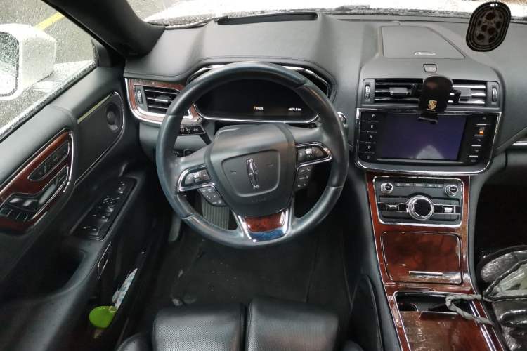 Used Lincoln Continental 2019 2.0T Two-Wheel Drive Prestige Version China VI Standard Steering Wheel