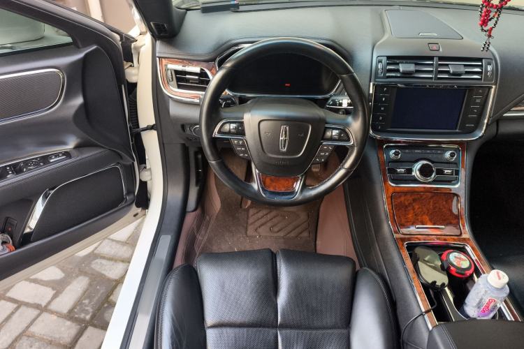 Used Lincoln Continental 2019 2.0T Two-Wheel Drive Luxury Edition China VI Standard Steering Wheel