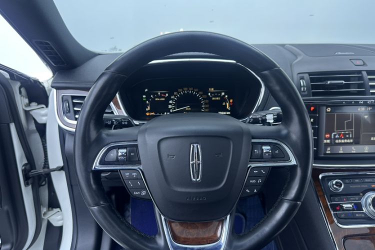 Used Lincoln Continental 2019 2.0T Two-Wheel Drive Prestige Version China VI Standard Steering Wheel