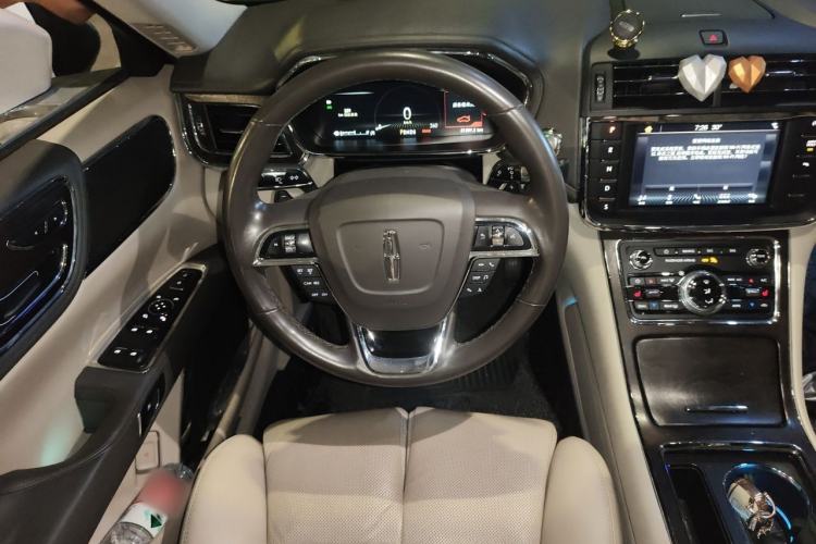 Used Lincoln Continental 2019 2.0T Two-Wheel Drive Luxury Edition China VI Standard Steering Wheel