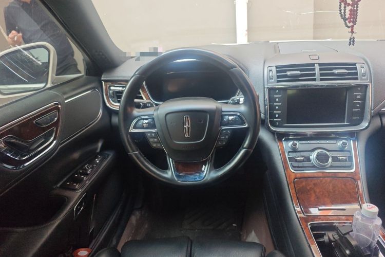Used Lincoln Continental 2019 2.0T Two-Wheel Drive Luxury Edition China VI Standard Steering Wheel