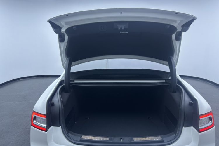 Used Lincoln Continental 2019 2.0T Two-Wheel Drive Prestige Version China VI Standard Trunk