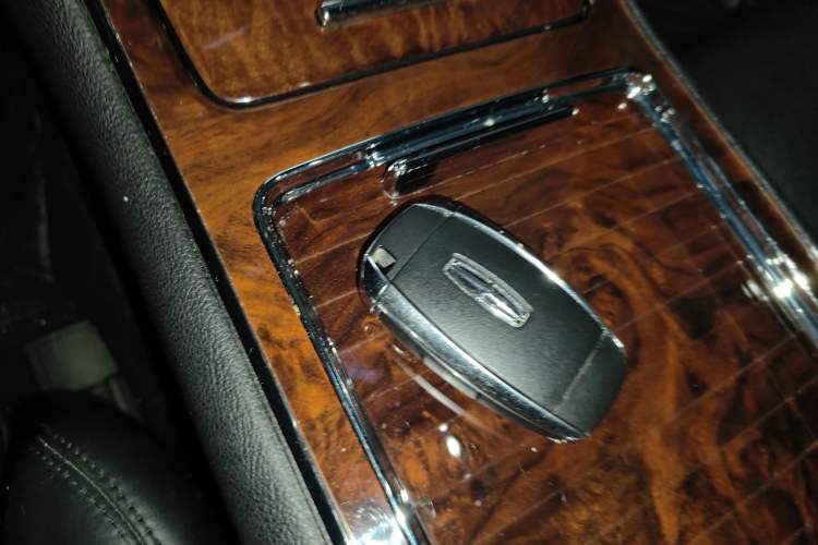 Used Lincoln Continental 2019 2.0T Two-Wheel Drive Prestige Version China VI Standard Vehicle Key