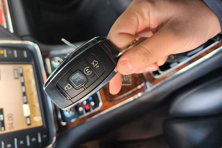 Used Lincoln Continental 2019 2.0T Two-Wheel Drive Luxury Edition China VI Standard Vehicle Key