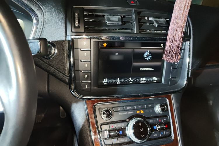 Used Lincoln Continental 2019 2.0T Two-Wheel Drive Luxury Edition China VI Standard Gear Lever