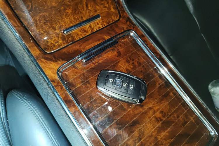 Used Lincoln Continental 2019 2.0T Two-Wheel Drive Luxury Edition China VI Standard Interior 1