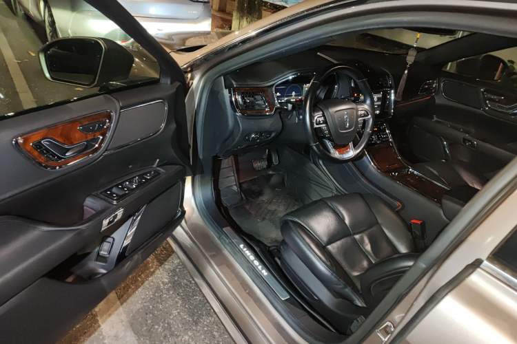 Used Lincoln Continental 2019 2.0T Two-Wheel Drive Luxury Edition China VI Standard Interior 3