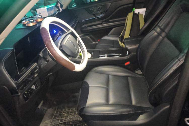 Used Lincoln Corsair 2024 2.0T Two-Wheel Drive Deluxe Edition Left Front Seat