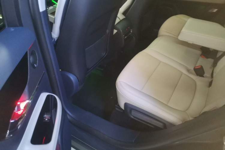 Used Lincoln Corsair 2023 2.0T All-Wheel-Drive Prestige Version Interior 4