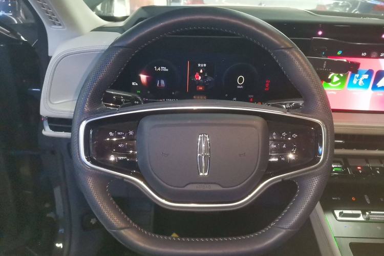 Used Lincoln Corsair 2023 2.0T All-Wheel-Drive Prestige Version Steering Wheel