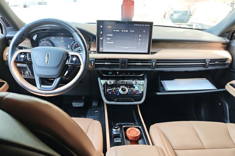 Used Lincoln Corsair 2020 2.0T Two-Wheel Drive Luxury Edition Center Console