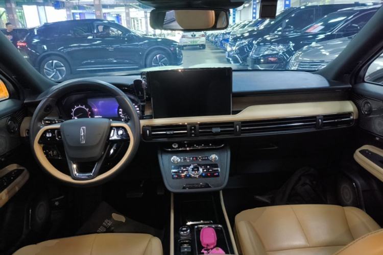 Used Lincoln Corsair 2020 2.0T Two-Wheel Drive Luxury Edition Center Console