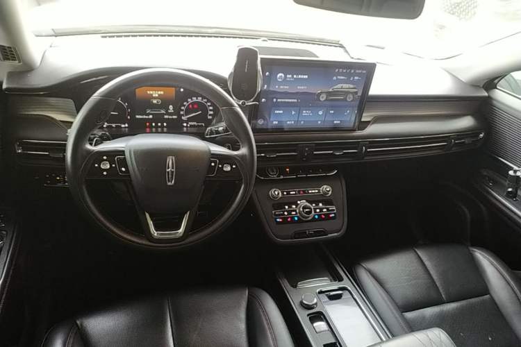 Used Lincoln Corsair 2020 2.0T Two-Wheel-Drive Black Knight Limited Edition Center Console