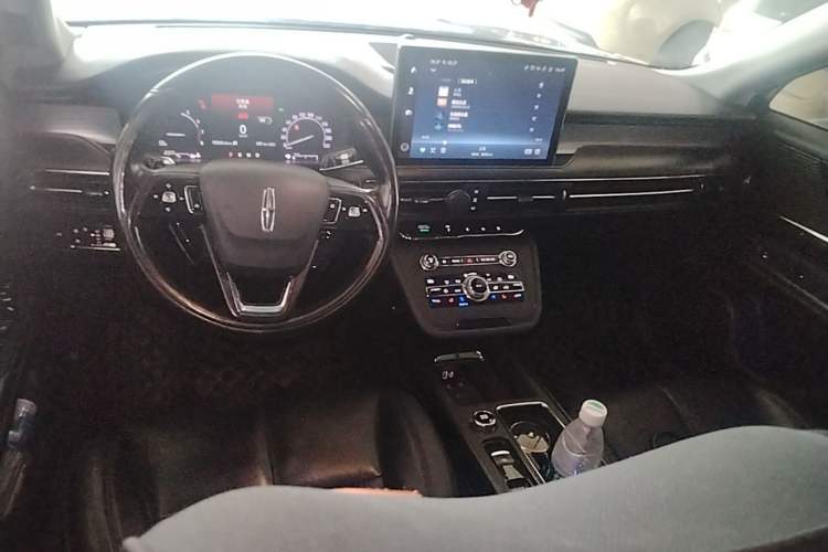 Used Lincoln Corsair 2020 2.0T Two-Wheel Drive Luxury Edition Center Console