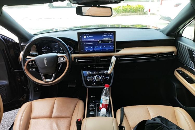Used Lincoln Corsair 2020 2.0T Two-Wheel Drive Luxury Edition Center Console
