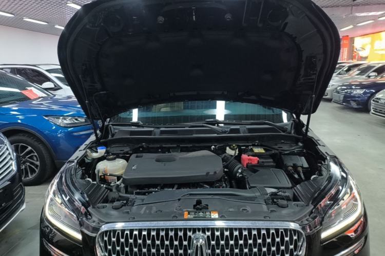 Used Lincoln Corsair 2020 2.0T Two-Wheel Drive Luxury Edition Engine Bay