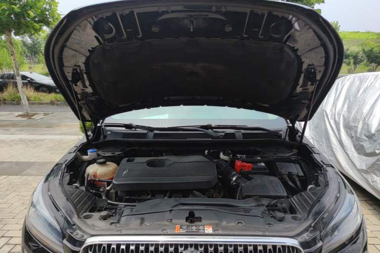 Used Lincoln Corsair 2020 2.0T Two-Wheel Drive Luxury Edition Engine Bay