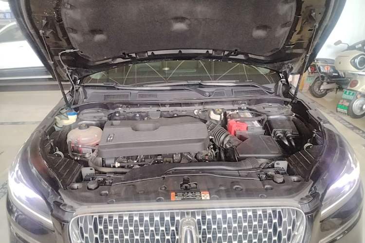Used Lincoln Corsair 2020 2.0T Two-Wheel Drive Luxury Edition Engine Bay